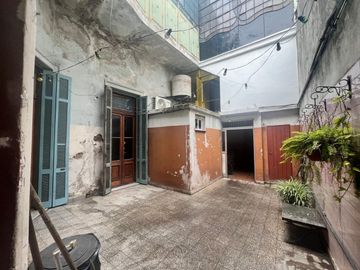 VENTA PH A RECICLAR CON LOCAL , BALVANERA