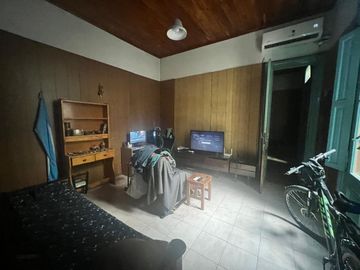 VENTA PH A RECICLAR CON LOCAL , BALVANERA