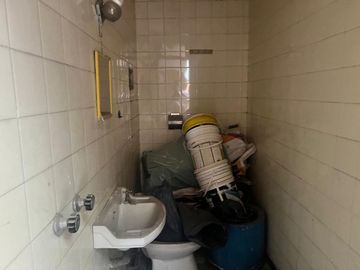 VENTA PH A RECICLAR CON LOCAL , BALVANERA