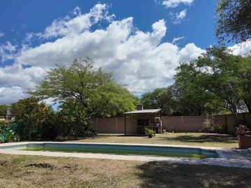 CASA EN VENTA  VILLA RIVERA INDARTE CON PILETA