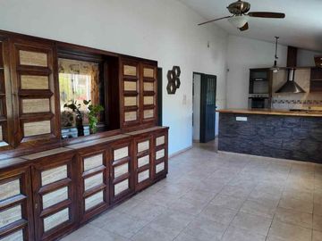 CASA EN VENTA  VILLA RIVERA INDARTE CON PILETA