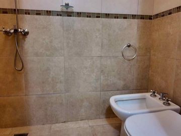 CASA EN VENTA  VILLA RIVERA INDARTE CON PILETA