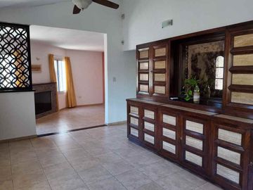 CASA EN VENTA  VILLA RIVERA INDARTE CON PILETA