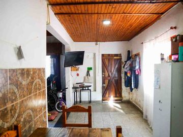 PH EN VENTA EN TOLOSA 2 DORMITORIOS A RECICLAR