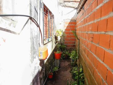 PH EN VENTA EN TOLOSA 2 DORMITORIOS A RECICLAR