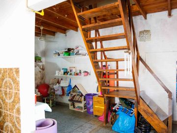 PH EN VENTA EN TOLOSA 2 DORMITORIOS A RECICLAR