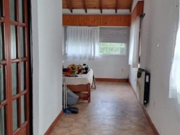 Casa en venta - 4 Dormitorios 6 Baños - San Clemente del Tuyú
