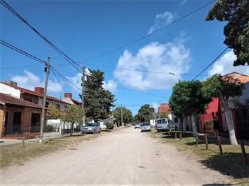 Casa en venta - 4 Dormitorios 6 Baños - San Clemente del Tuyú