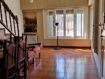 Casa en venta - 4 Dormitorios 6 Baños - San Clemente del Tuyú