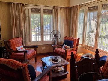 Casa en venta - 4 Dormitorios 6 Baños - San Clemente del Tuyú
