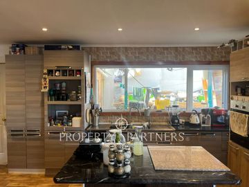 🏡 Hermosa Casa de Dos Pisos en Excelente Sector Residencial en Punta Arenas