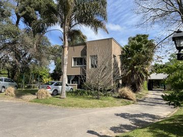 Casa a la venta- Barrio Cerrado- Paso Del Rey