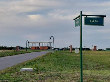 Lote. En Casonas del Haras. Oportunidad. Barrio Privado.