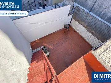 Viví con independencia en un PH con terraza al frente y sol todo el dia!