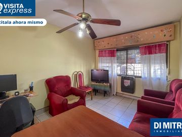 Viví con independencia en un PH con terraza al frente y sol todo el dia!