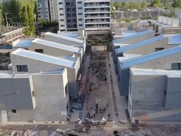 Dúplex en venta de 3 dormitorios a estrenar en Complejo cerrado