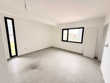 Dúplex en venta de 3 dormitorios a estrenar en Complejo cerrado