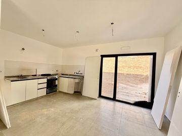 Dúplex en venta de 3 dormitorios a estrenar en Complejo cerrado