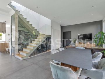 Venta Casa en Campo Chico de 5 ambientes con Pileta y lote de 600 m2