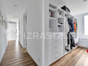 Venta Casa en Campo Chico de 5 ambientes con Pileta y lote de 600 m2