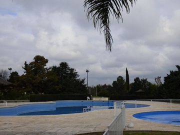 Venta Casa en Campo Chico de 5 ambientes con Pileta y lote de 600 m2
