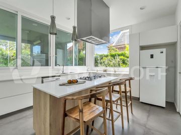 Venta Casa en Campo Chico de 5 ambientes con Pileta y lote de 600 m2