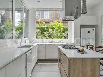 Venta Casa en Campo Chico de 5 ambientes con Pileta y lote de 600 m2