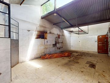 CASA VENTA 4 AMBIENTES CASTELAR NORTE