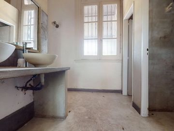 CASA VENTA 4 AMBIENTES CASTELAR NORTE