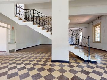 CASA VENTA 4 AMBIENTES CASTELAR NORTE