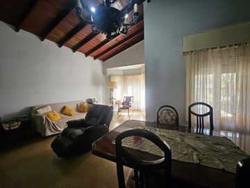 VENTA CASA 4 AMB- ITUZAINGO NORTE