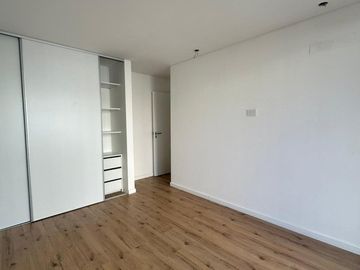 VENTA CASA DE PASILLO RECICLADA ROSARIO CENTRO