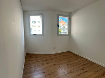 VENTA CASA DE PASILLO RECICLADA ROSARIO CENTRO