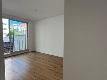 VENTA CASA DE PASILLO RECICLADA ROSARIO CENTRO