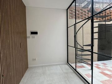 VENTA CASA DE PASILLO RECICLADA ROSARIO CENTRO