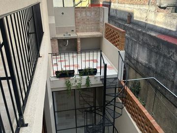 VENTA CASA DE PASILLO RECICLADA ROSARIO CENTRO