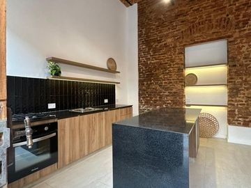 VENTA CASA DE PASILLO RECICLADA ROSARIO CENTRO