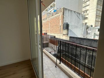 VENTA CASA DE PASILLO RECICLADA ROSARIO CENTRO