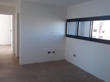 Casa en Venta a la laguna y pileta con RENTA. Barrio Cerrado Escobar