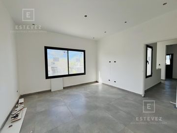 Casa en venta a estrenar, pileta, Barrio Cerrado, Escobar, GBA Norte