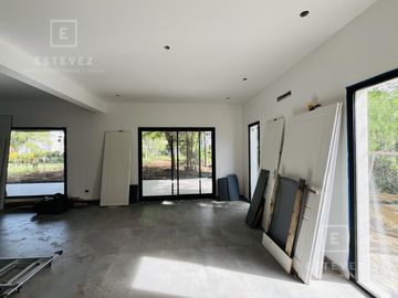 Casa en venta a estrenar, pileta, Barrio Cerrado, Escobar, GBA Norte