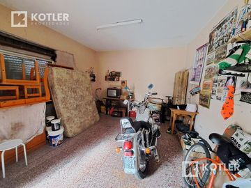 Terreno con 2 propiedades, ideal dos familia o inversion