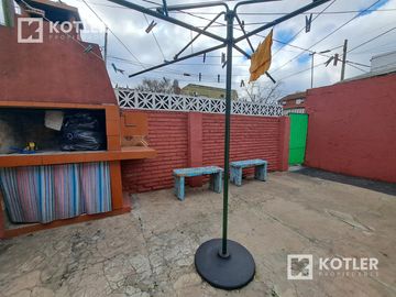 Terreno con 2 propiedades, ideal dos familia o inversion