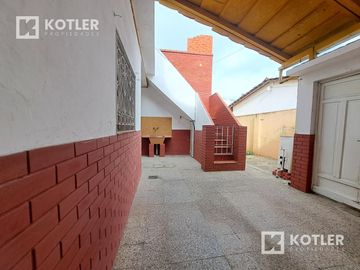 Terreno con 2 propiedades, ideal dos familia o inversion