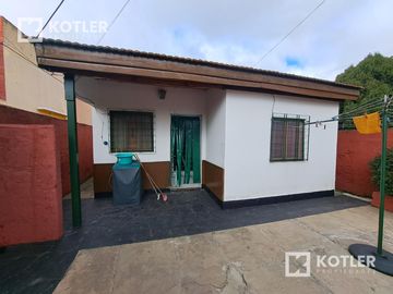 Terreno con 2 propiedades, ideal dos familia o inversion