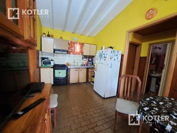 Terreno con 2 propiedades, ideal dos familia o inversion