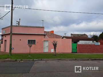 Terreno con 2 propiedades, ideal dos familia o inversion