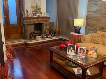 Casa en venta - 5 Dormitorios 7 Baños - Mendoza