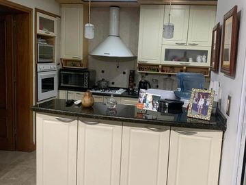 Casa en venta - 5 Dormitorios 7 Baños - Mendoza