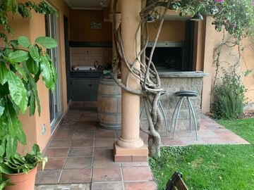 Casa en venta - 5 Dormitorios 7 Baños - Mendoza